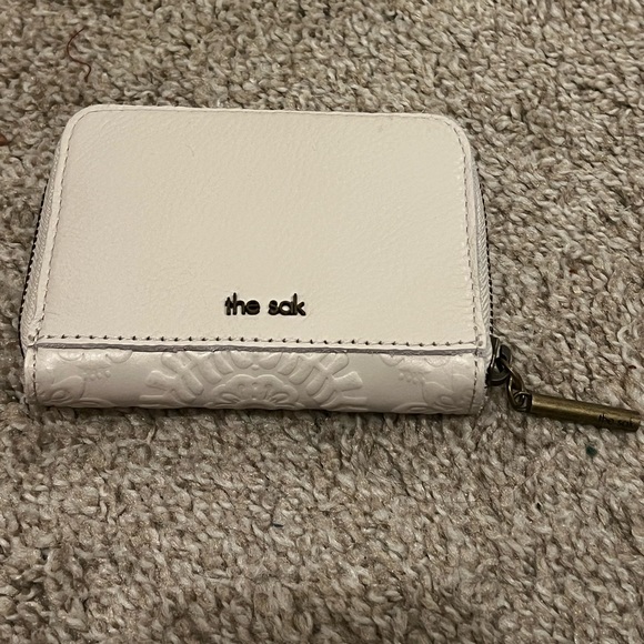 The Sak Iris Medium Embossed Authentic Leather Wallet in Stone Floral - Picture 4 of 9